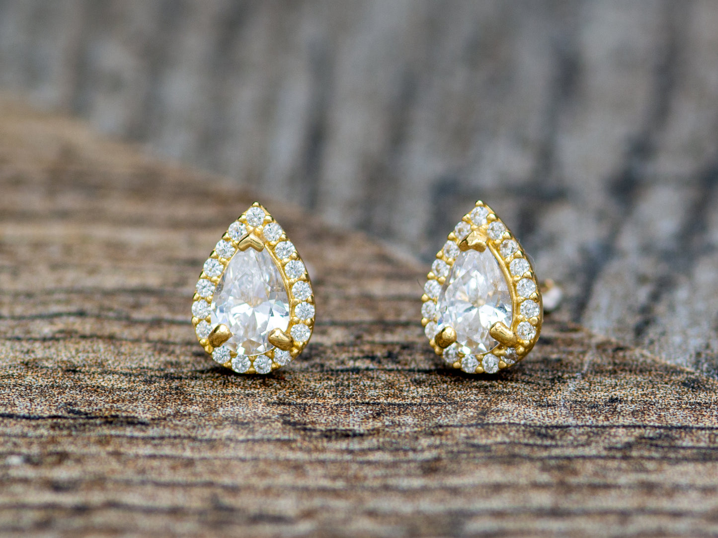 14k solid gold Teardrop Stud Earring