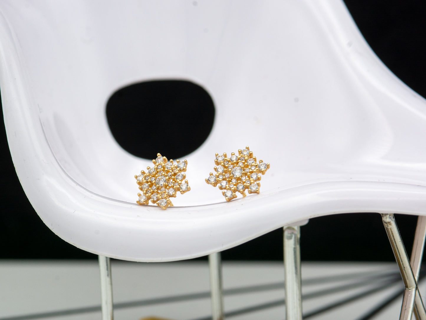 14k solid gold Snowflake Stud earring