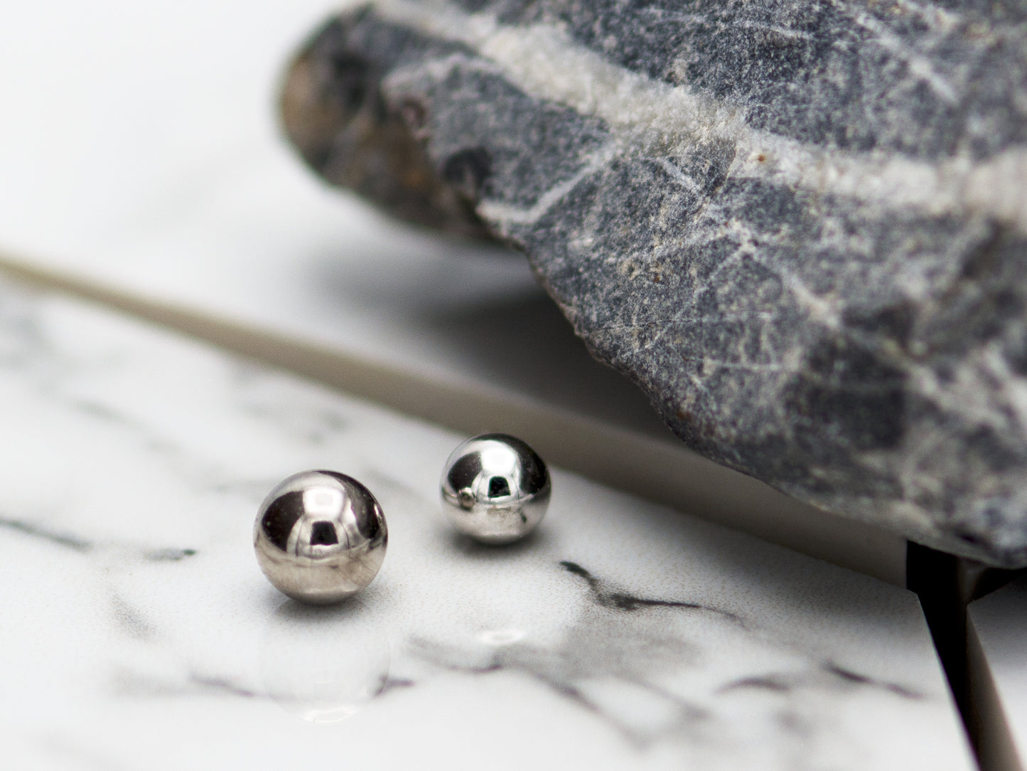 14K Gold Round Ball Earrings