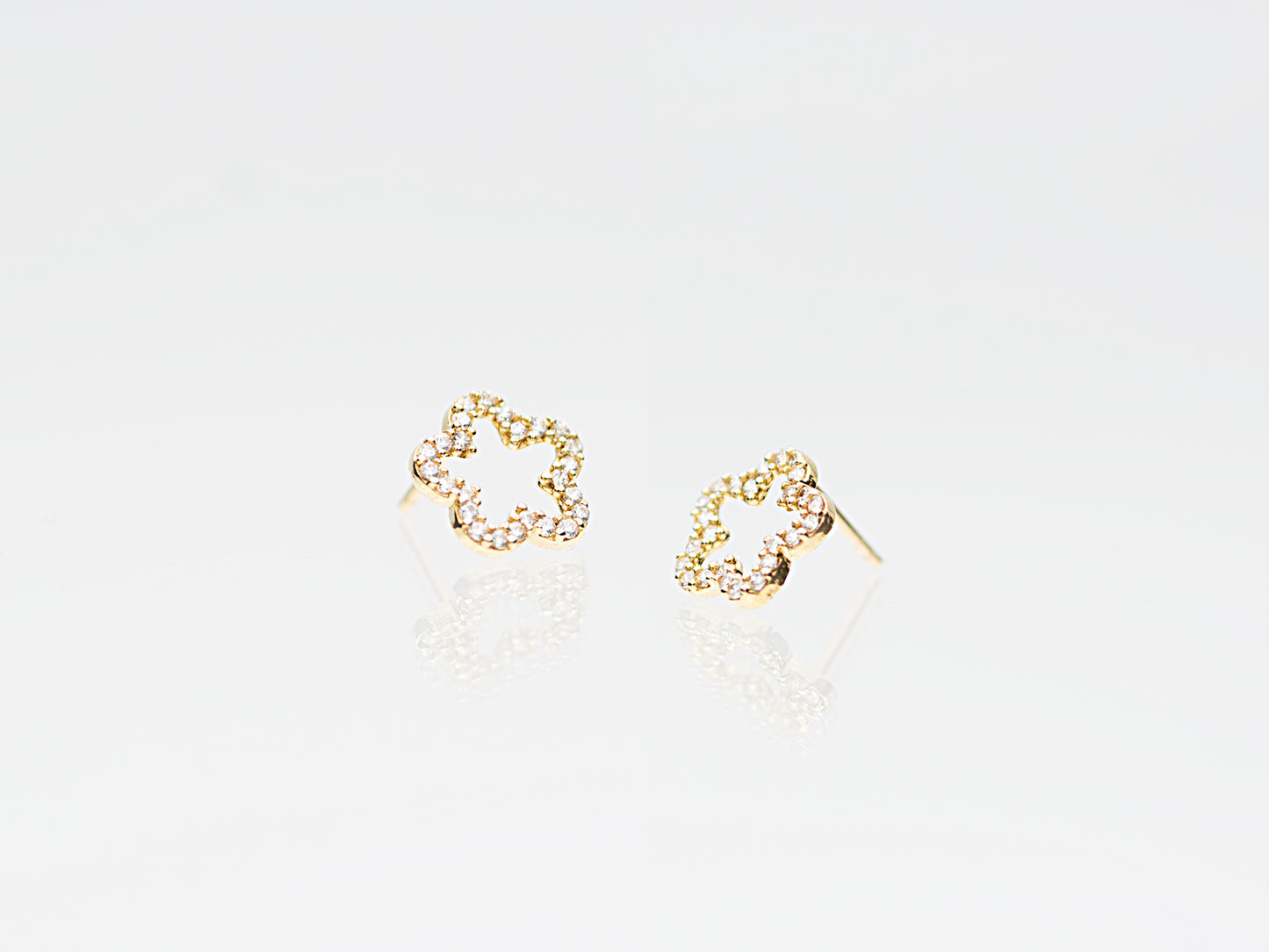 14K Solid Gold Hollow Flower 14K Floral stud earring