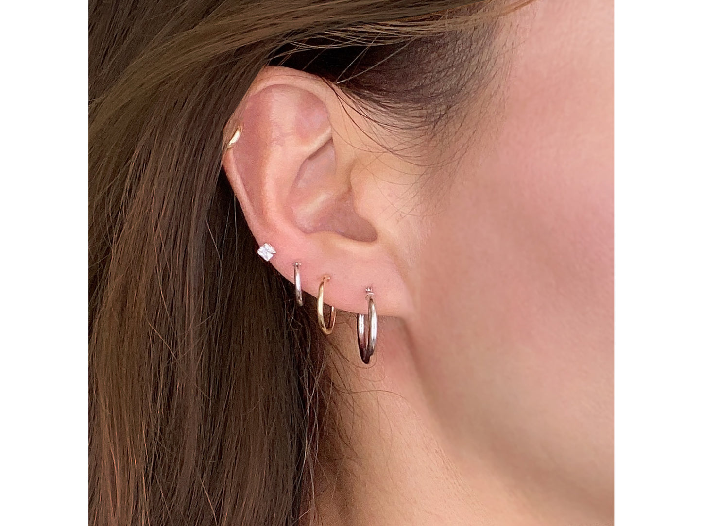 14K Gold Round Hoop Earrings
