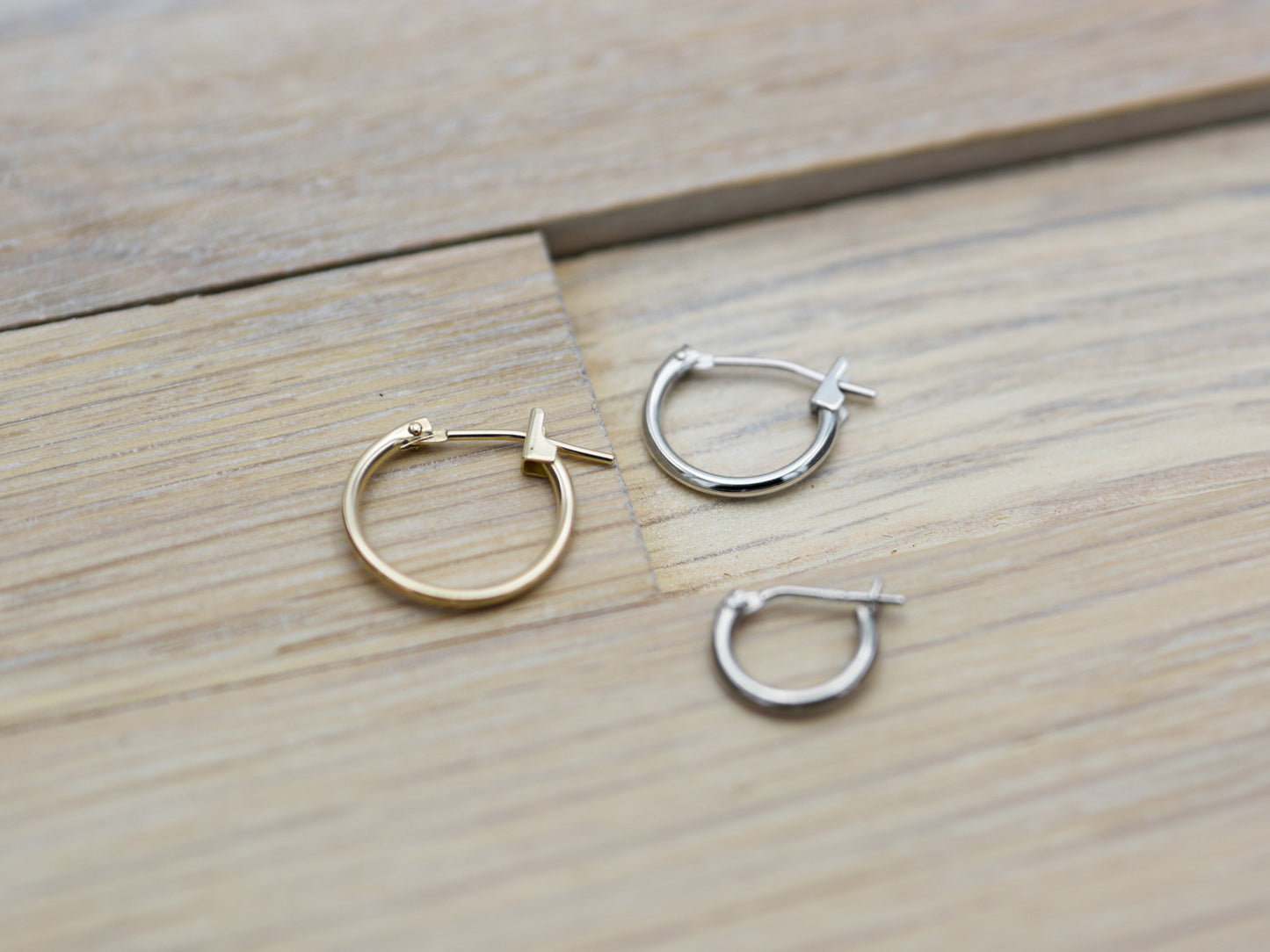14K Gold Round Hoop Earrings