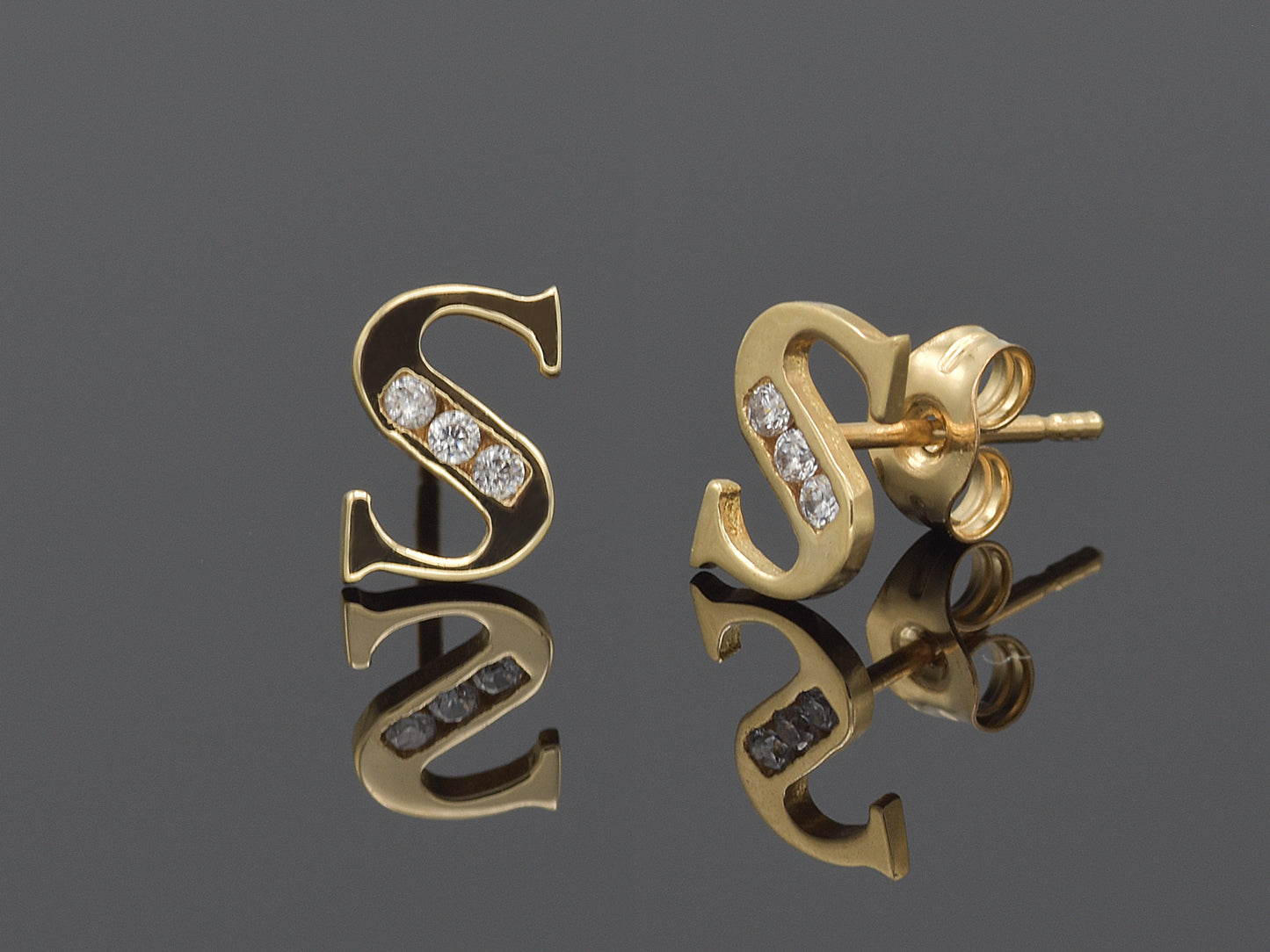 14K Initial Letter Alphabet Stud Earrings A-Z any Alphabet