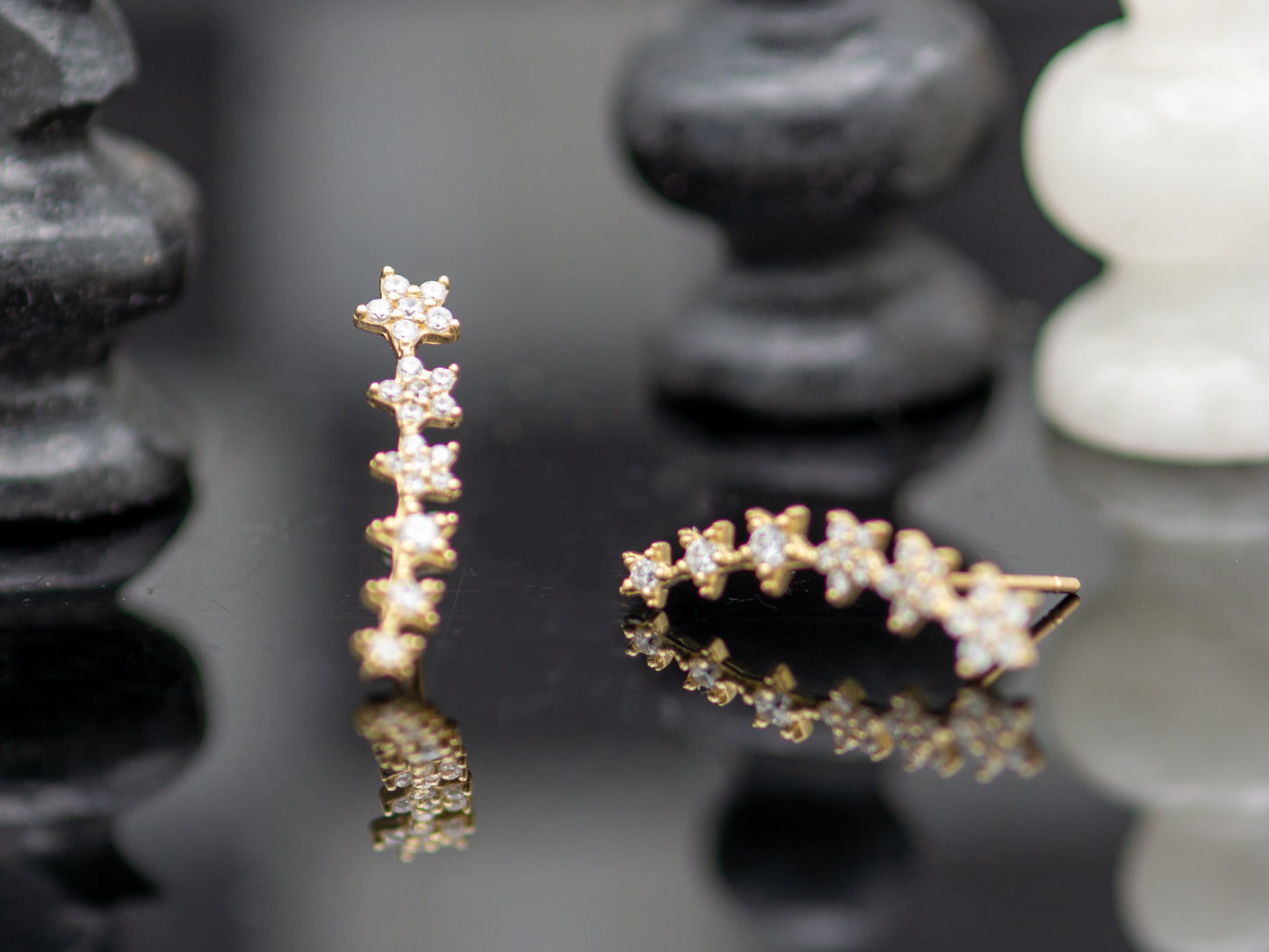 14k solid gold Cubic Zirconia Graduated Star Linear Drop Earrings