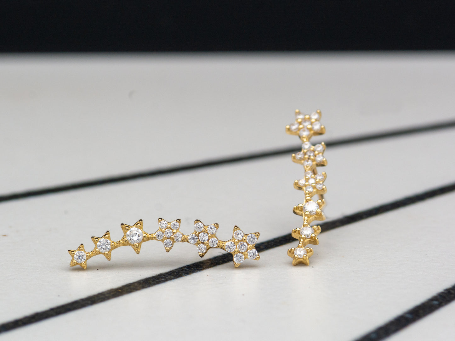 14k solid gold Cubic Zirconia Graduated Star Linear Drop Earrings