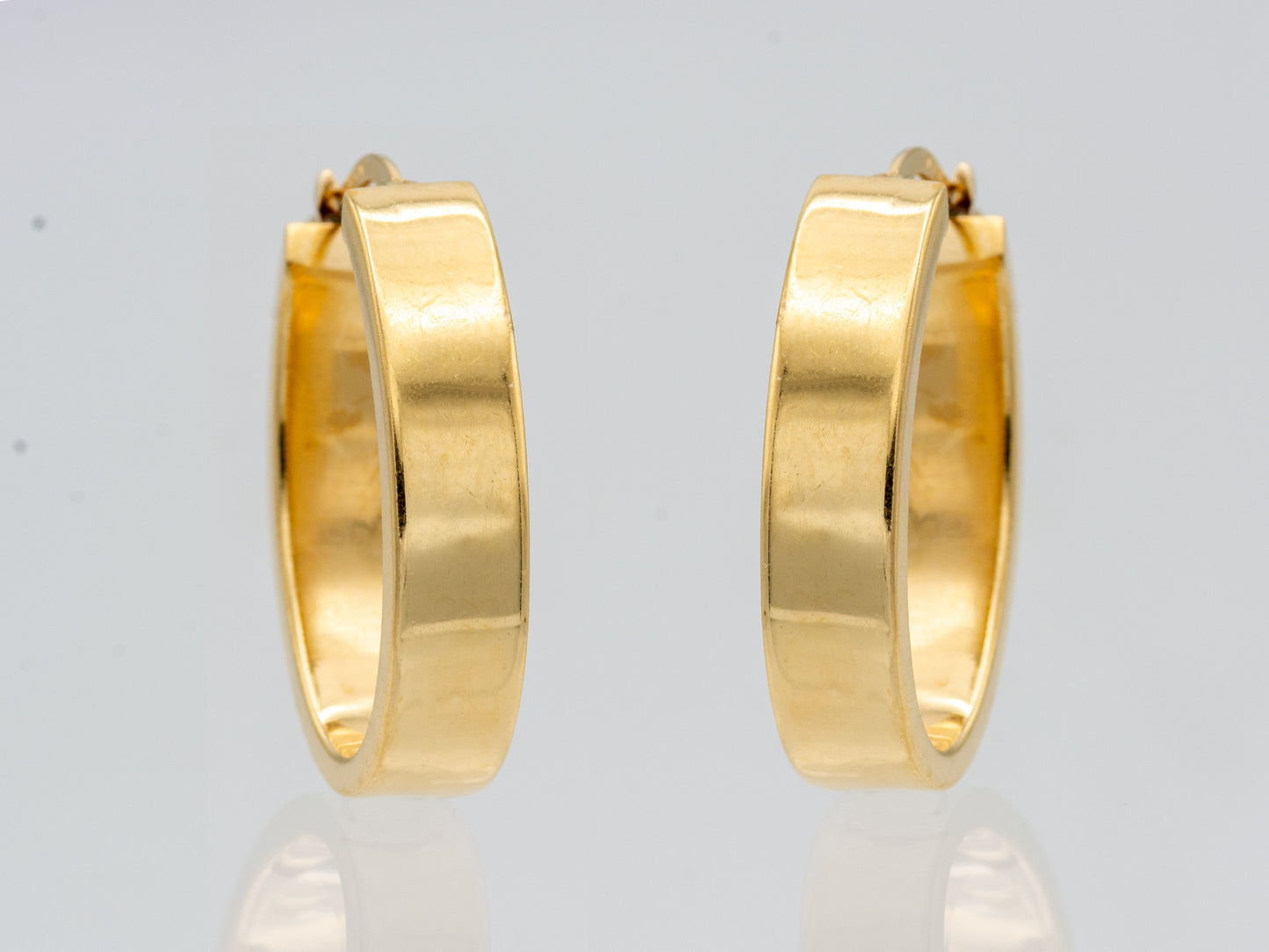 14K Solid Gold Polished Square Tube Oval Medium Hoop Earrings