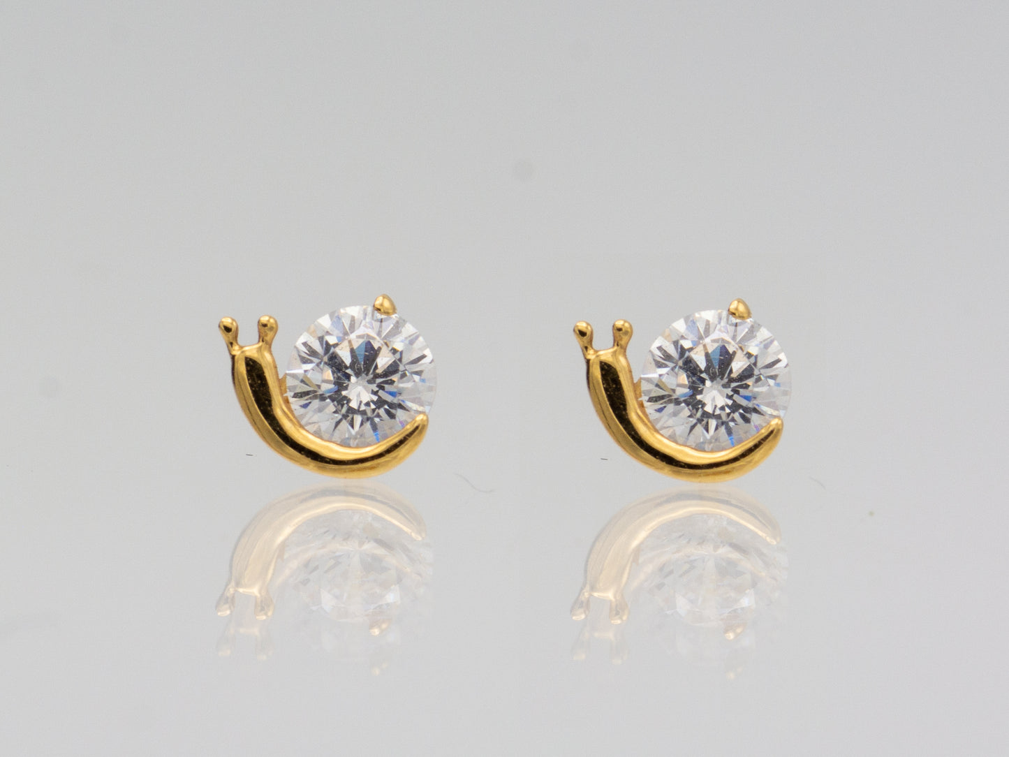 14k solid gold Snail stud earrings