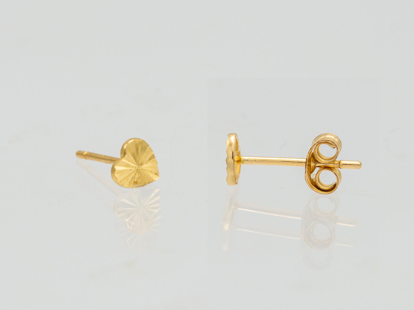 14k solid gold Diamond cut heart stud earring