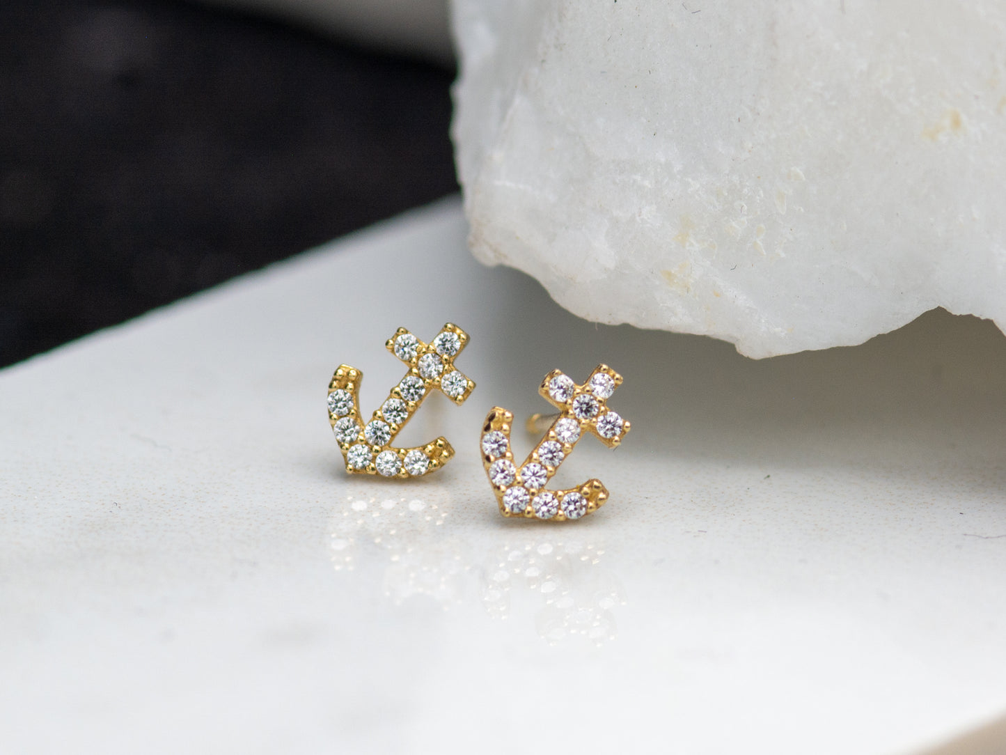 14k solid gold horseshoe screw back stud earing