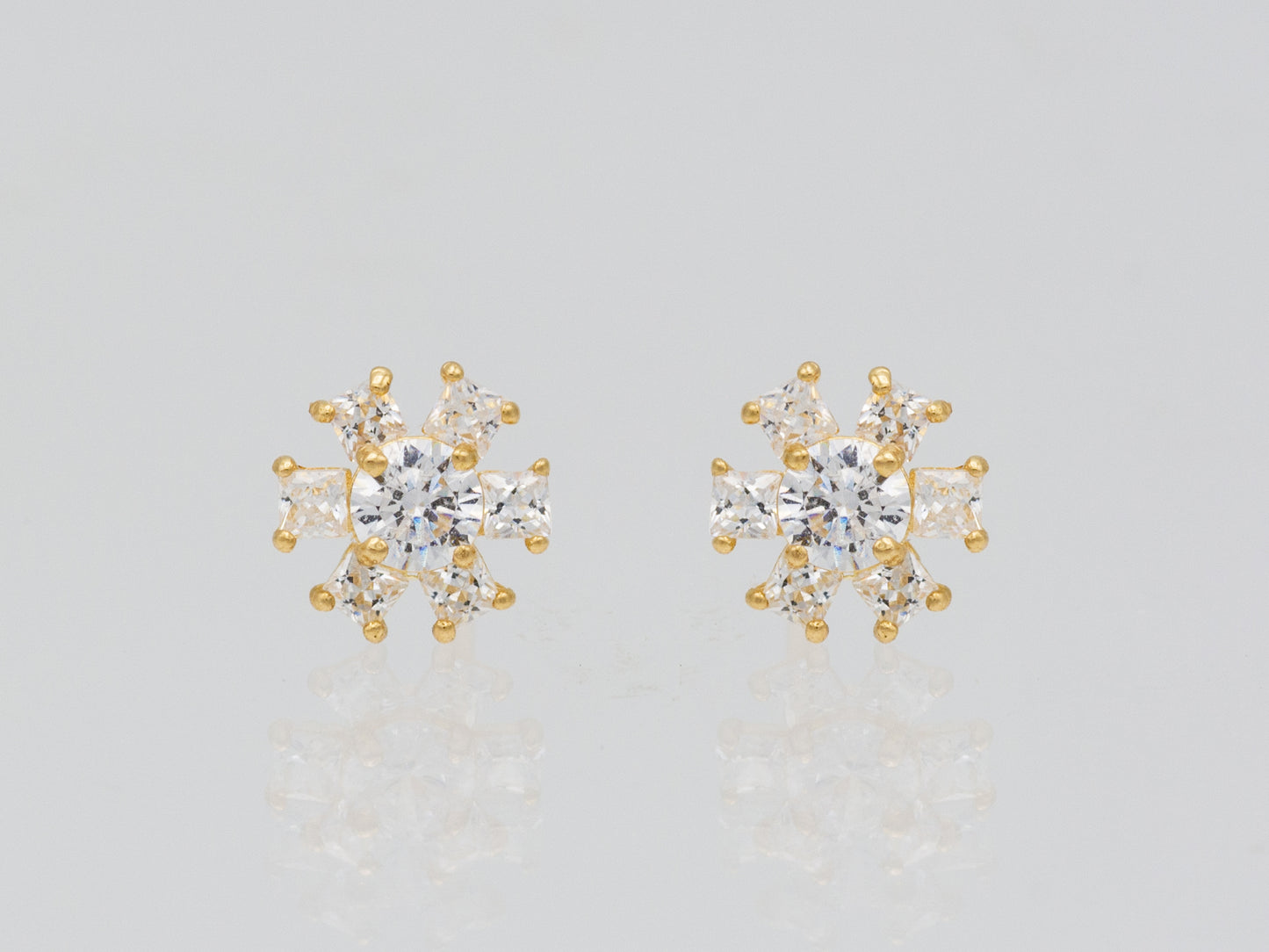 14k solid gold Flower Simulated diamond stud earring