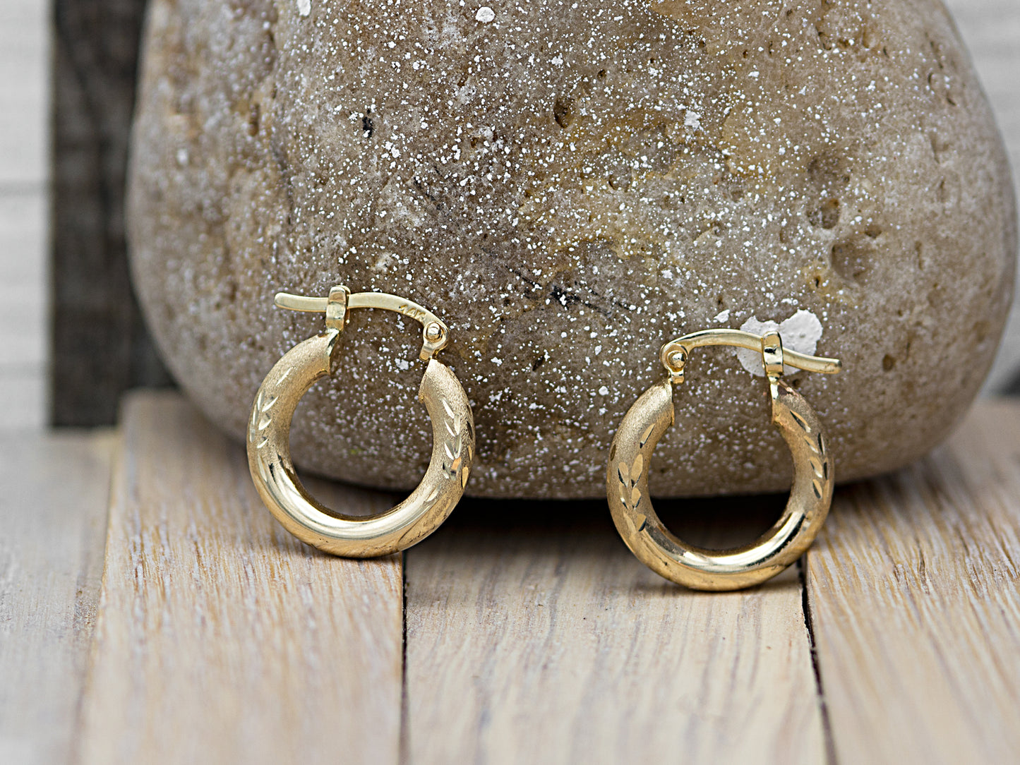 14k Yellow real solid Gold Round Hollow Hoop Earrings