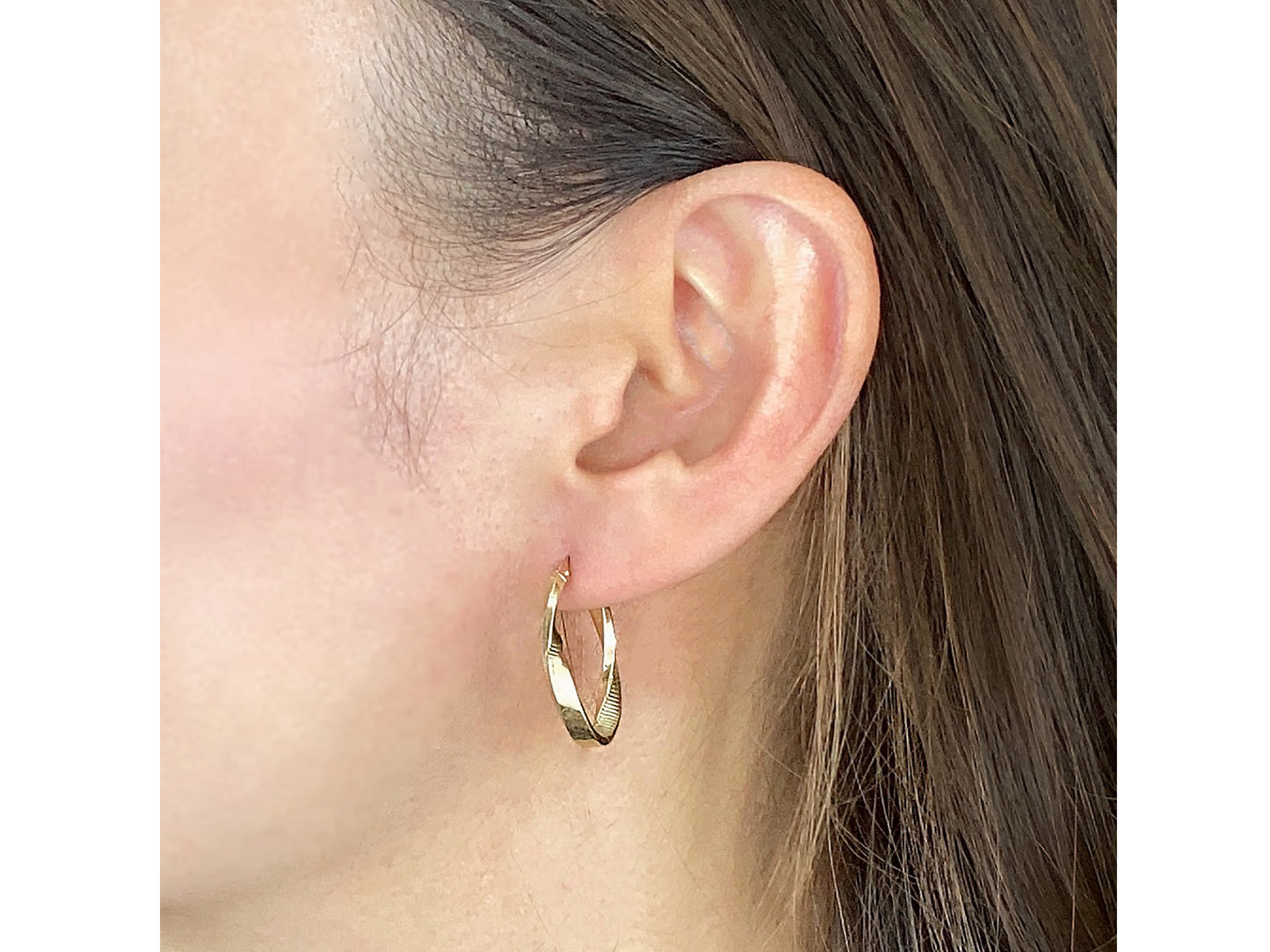 14K Solid Yellow Gold Oval Hoop Earrings