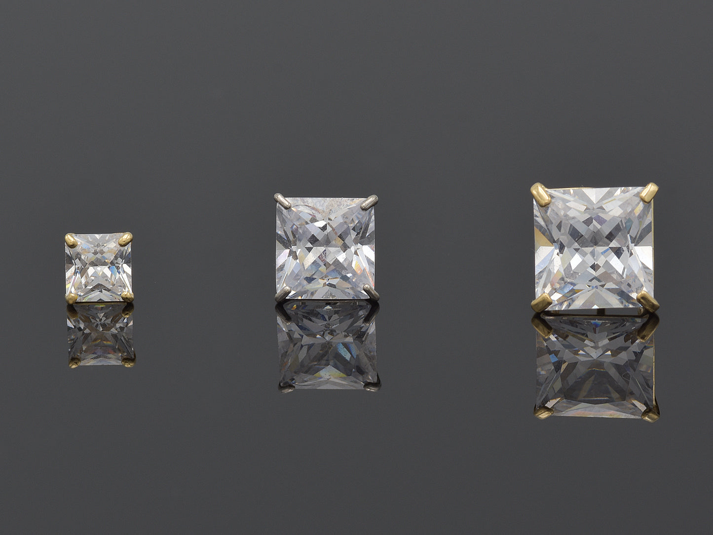 14k Solid Gold Basket Set CZ Princess cut Stud