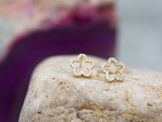 14K Solid Gold Hollow Flower 14K Floral stud earring