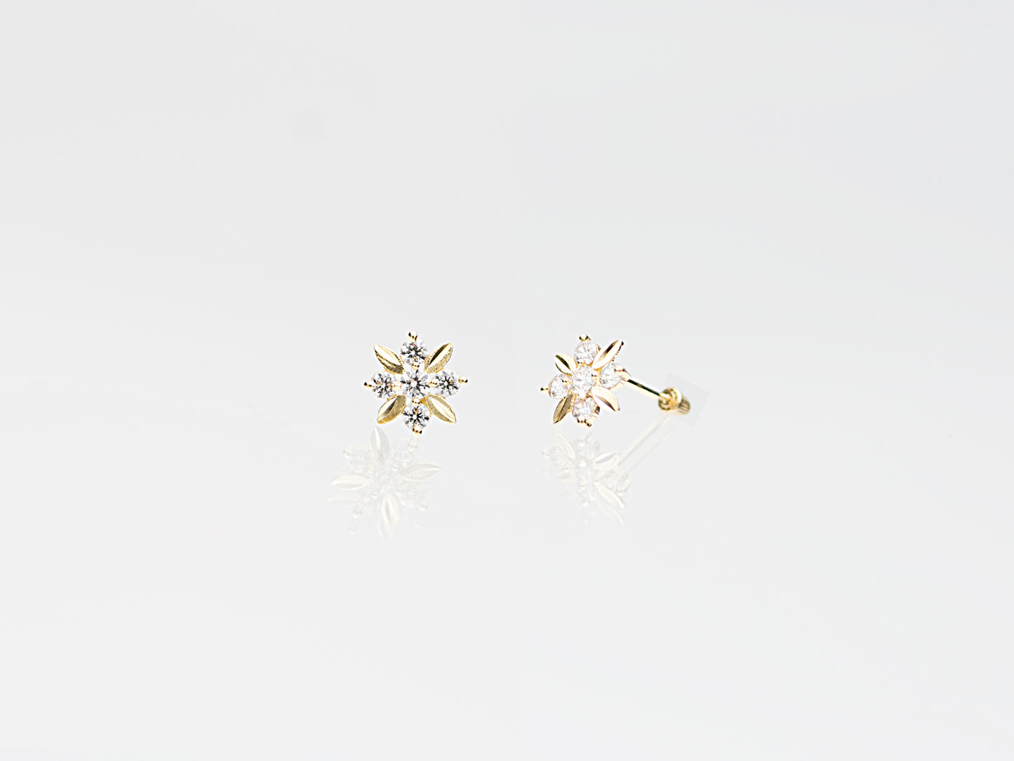 14K solid gold snowflake stud