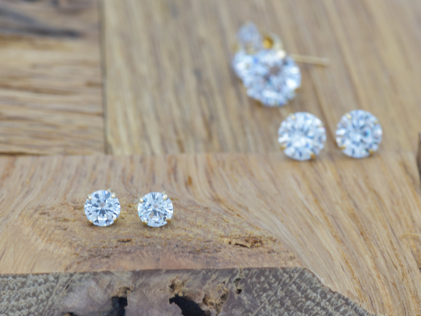 14k Solid Yellow Gold Basket Set Round CZ Stud