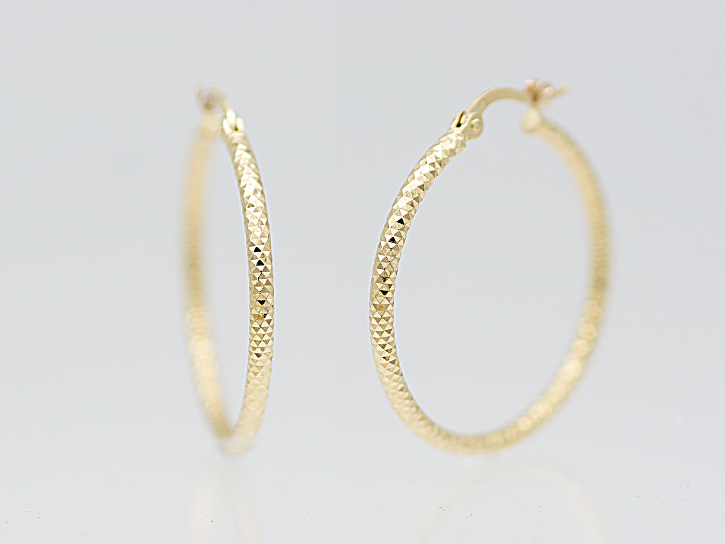 14k Yellow Gold Diamond-cut Hoop Earrings