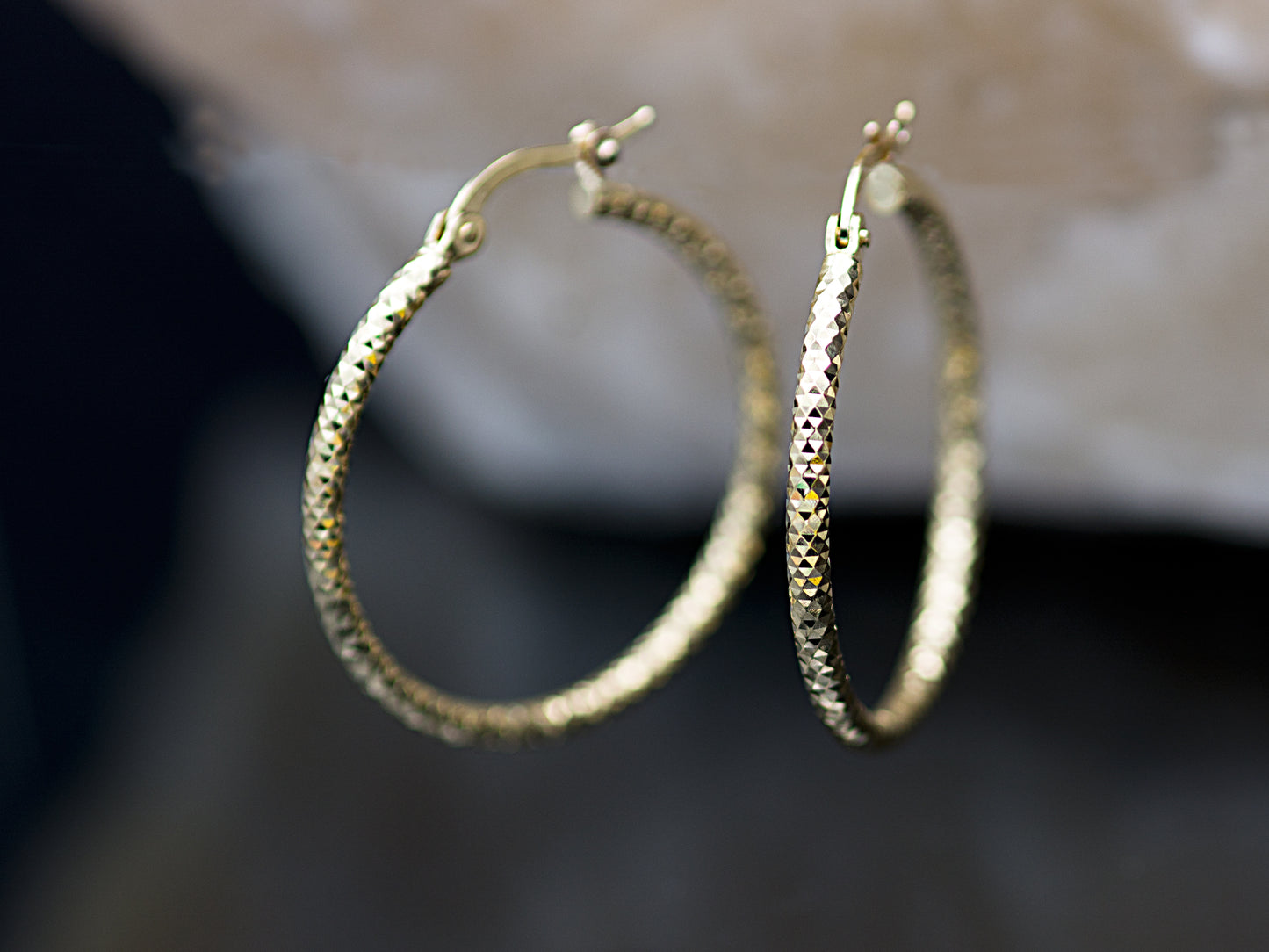 14k Yellow Gold Diamond-cut Hoop Earrings