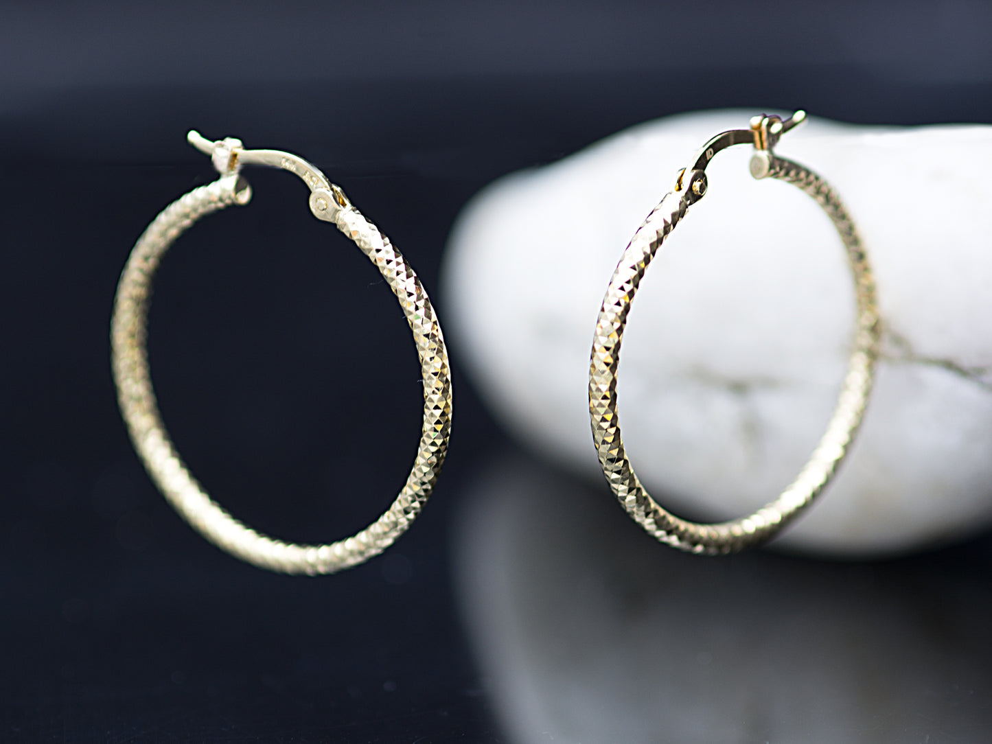 14k Yellow Gold Diamond-cut Hoop Earrings