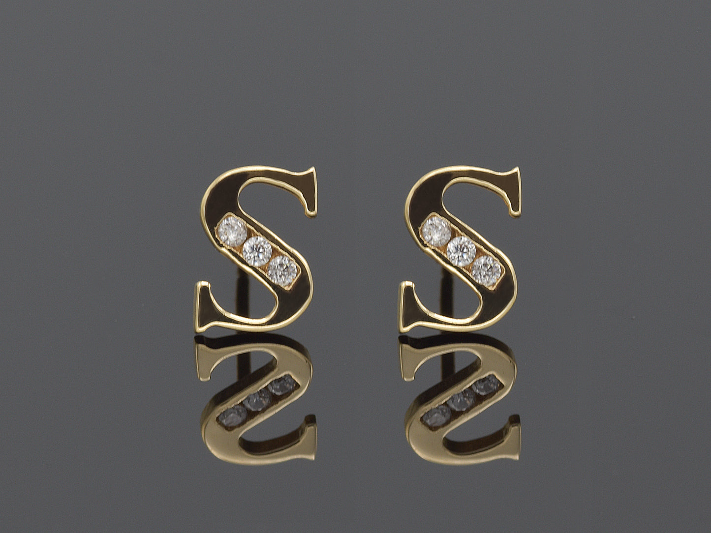 14K Initial Letter Alphabet Stud Earrings A-Z any Alphabet