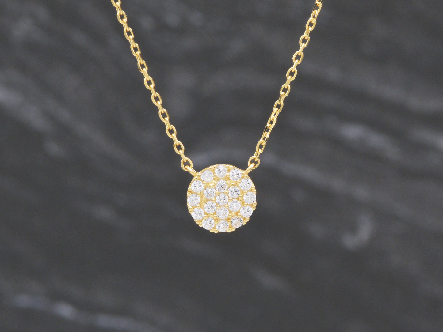 14k solid gold circle with cable link chain